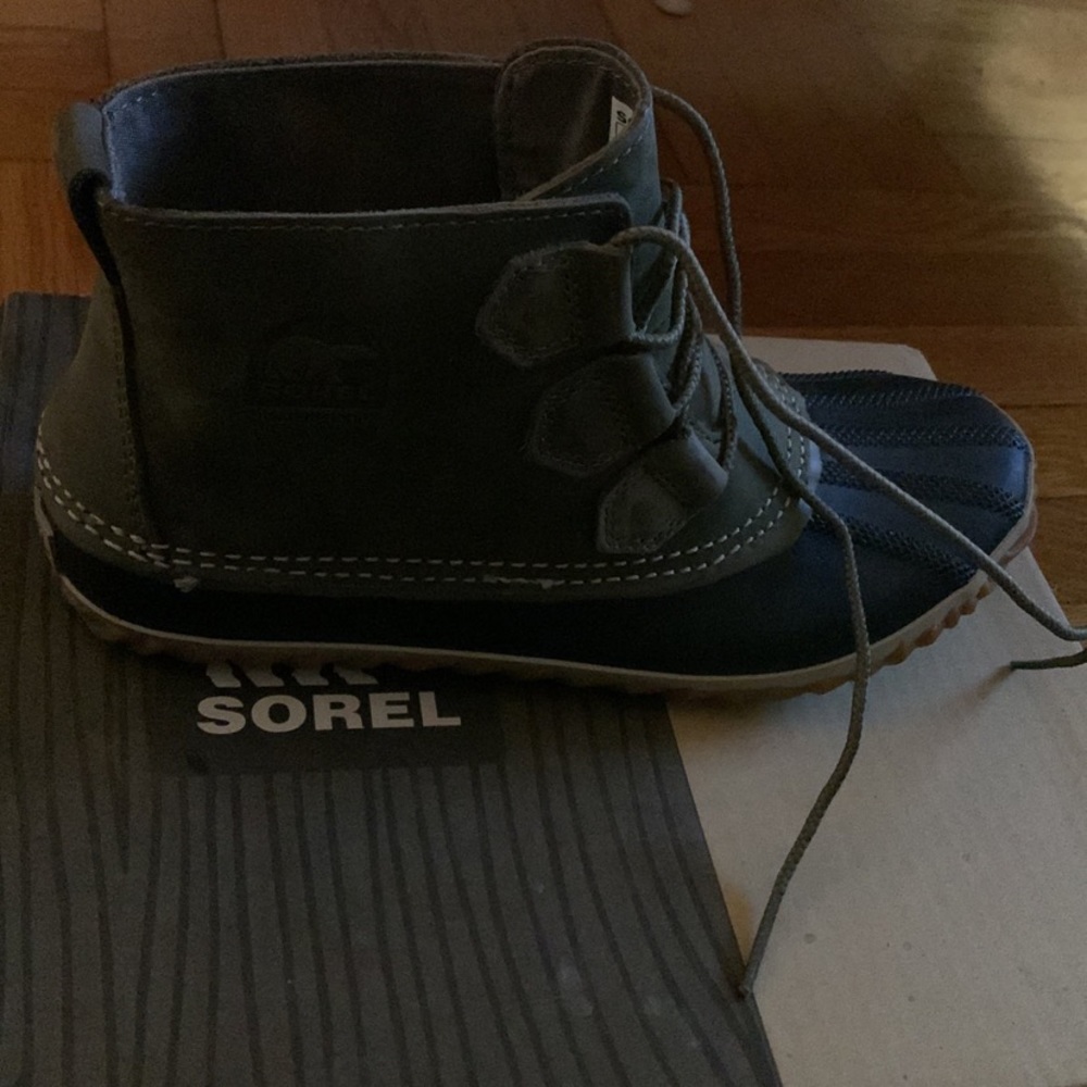 Women’s size 8 Sorel Waterproof Rain Boots